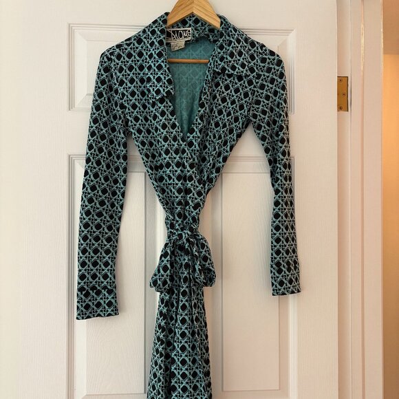 Diane Von Furstenberg | Original Silk Wrap Dress | Y2K - Picture 1 of 2